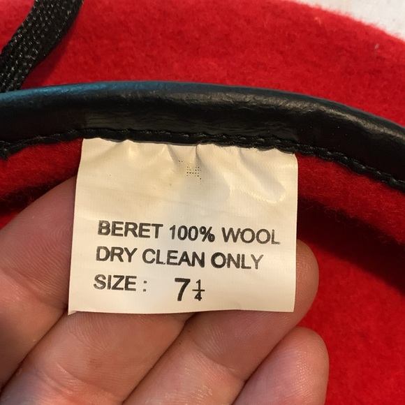Red Wool Beret With Leather Trim & Black Ribbon 7 1/4 - Picture 6 of 8